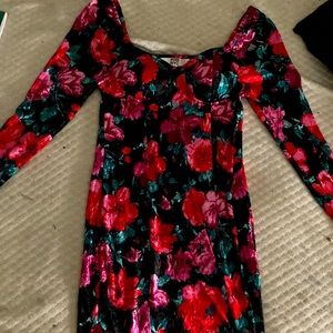 Steve Madden NYC long sleeve, velvet, rose patterned dress w/ built in bra.